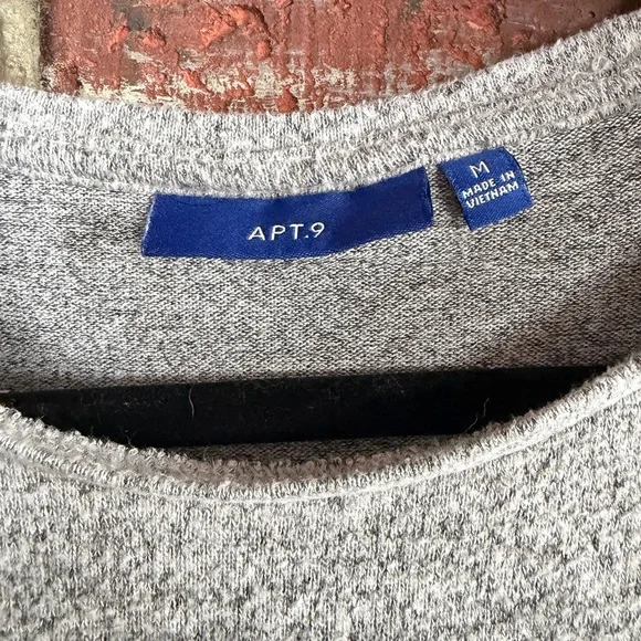 ✨ Apt. 9 Gray Bell Sleeve Knit Top | Size M - Picture 2 of 3